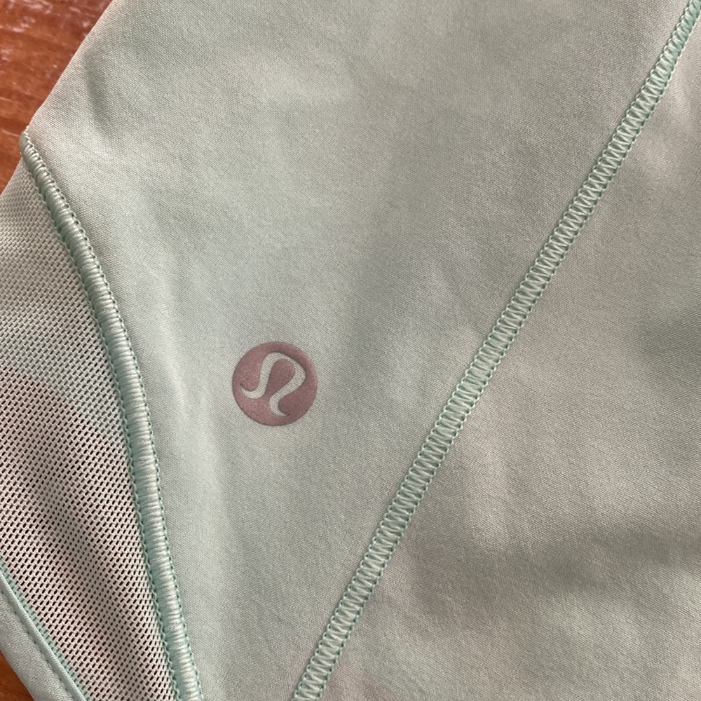 Lululemon Hotty Hot Shorts 4” - Picture 4 of 6